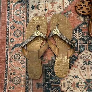 Beautiful Tory Burch flip flops!